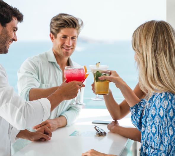 CHILL OUT БАР Villa del Mar Отель Бенидорме CHILL OUT БАР Villa del Mar Отель Бенидорме