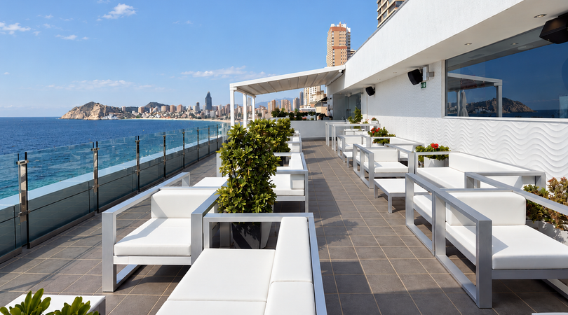 терраса Villa del Mar Отель Бенидорме терраса Villa del Mar Отель Бенидорме